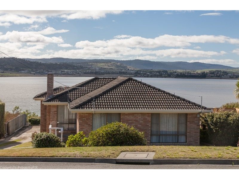 27 Esplanade, Midway Point TAS 7171