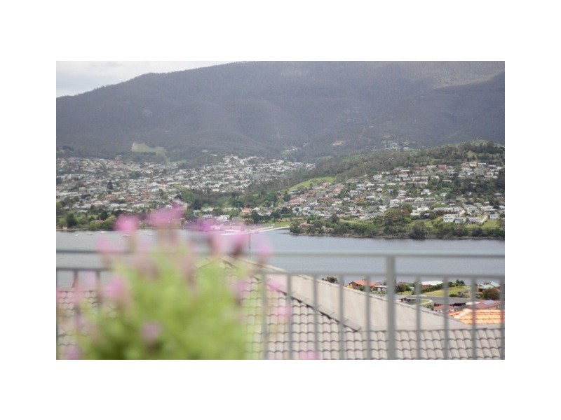 49 Natlee Crescent, Old Beach TAS 7017