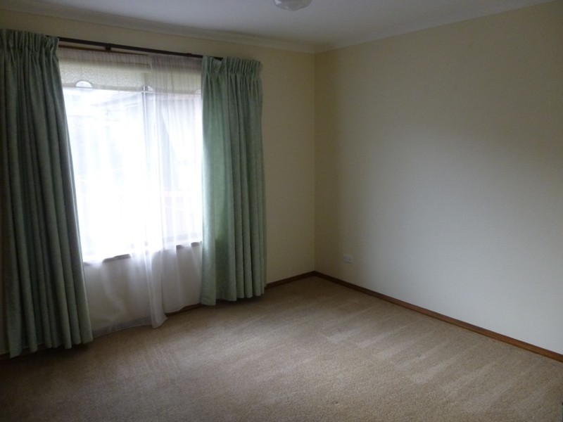 8 Cowley Place, Lenah Valley TAS 7008
