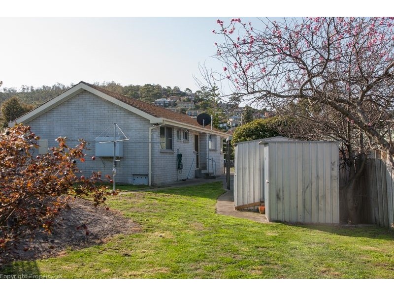 12 Lara Street, Howrah TAS 7018
