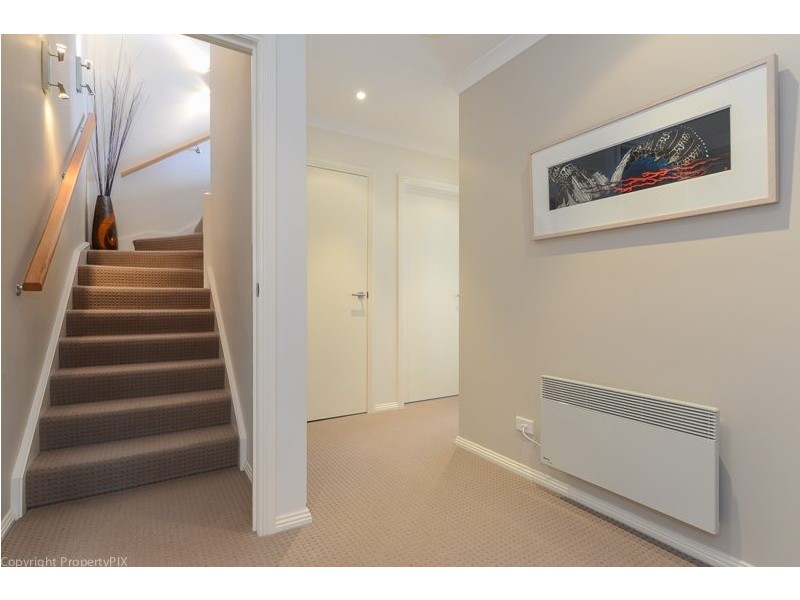 1/34A Fairview Drive, Kingston TAS 7050