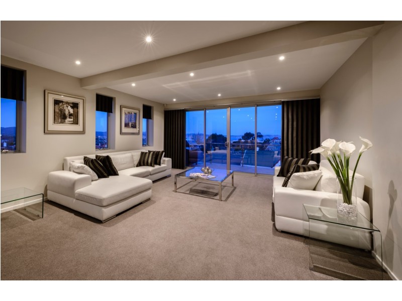 15 Lansdowne Crescent, West Hobart TAS 7000