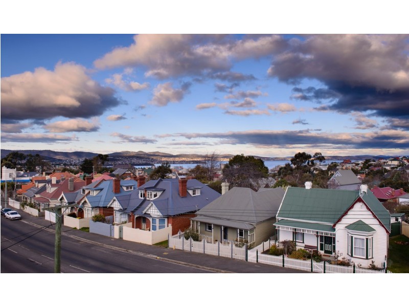 15 Lansdowne Crescent, West Hobart TAS 7000