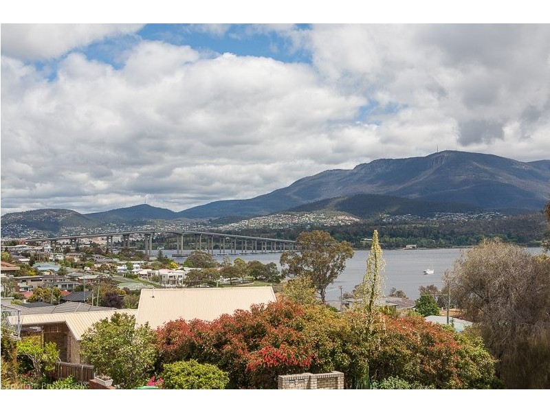 6 Swinton Place, Rose Bay TAS 7015