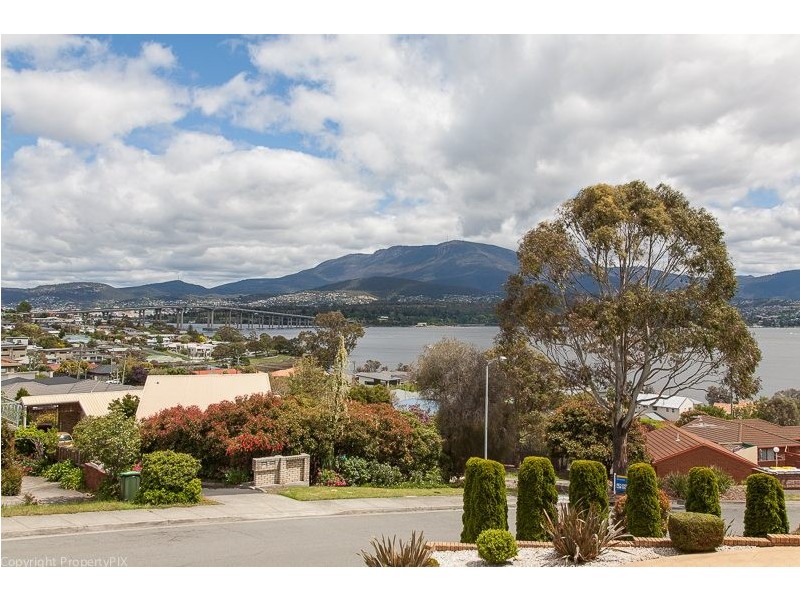 6 Swinton Place, Rose Bay TAS 7015