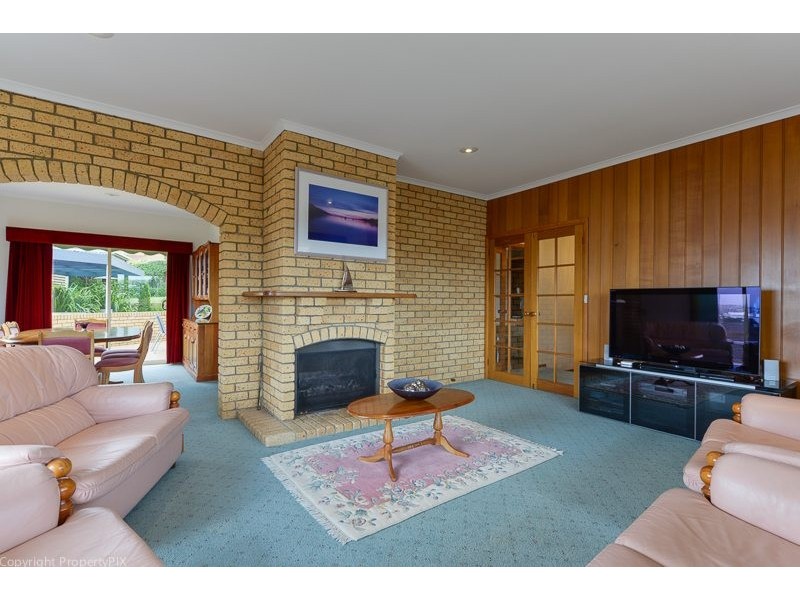 6 Swinton Place, Rose Bay TAS 7015