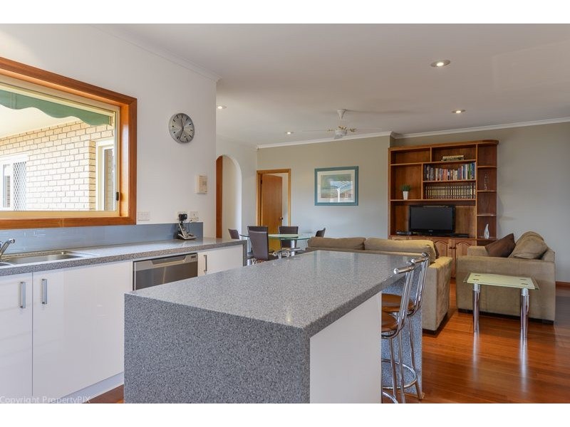 6 Swinton Place, Rose Bay TAS 7015