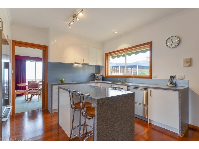 6 Swinton Place, Rose Bay TAS 7015