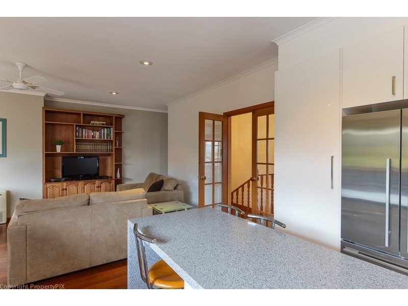 6 Swinton Place, Rose Bay TAS 7015