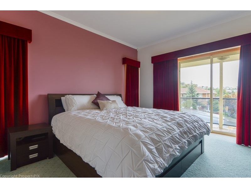 6 Swinton Place, Rose Bay TAS 7015