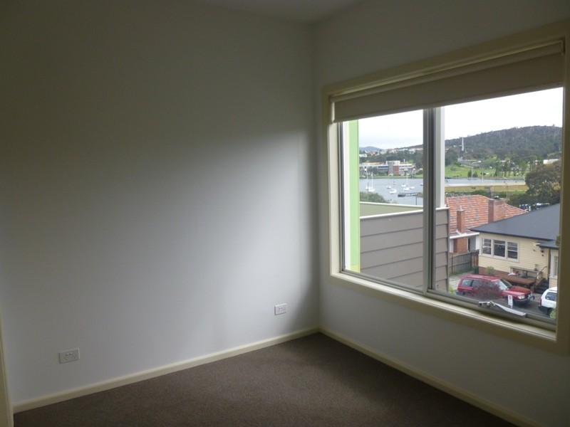 8/3 Clarence Street, Bellerive TAS 7018