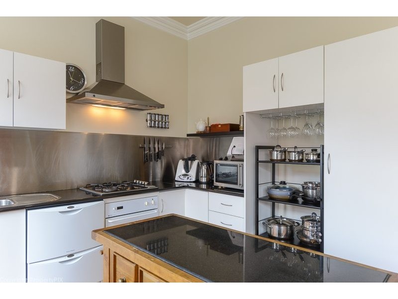 8 Duke Street, Sandy Bay TAS 7005