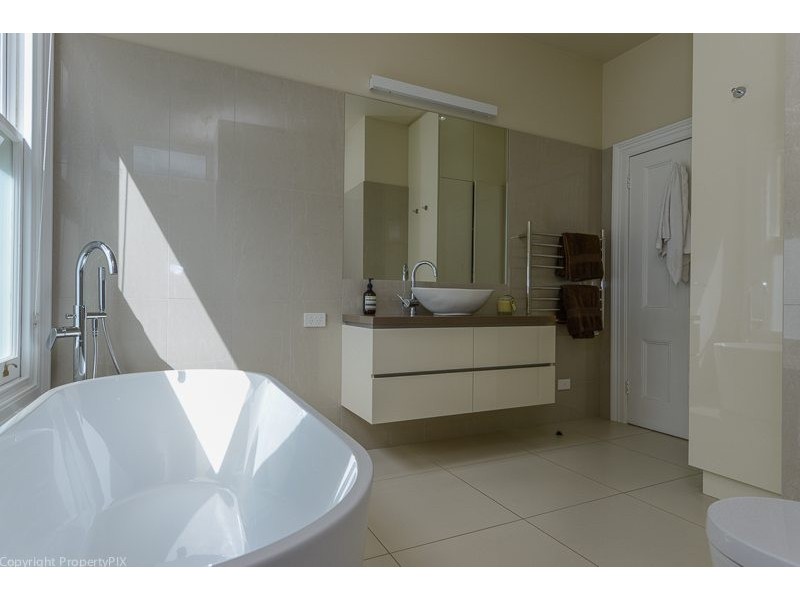 8 Duke Street, Sandy Bay TAS 7005