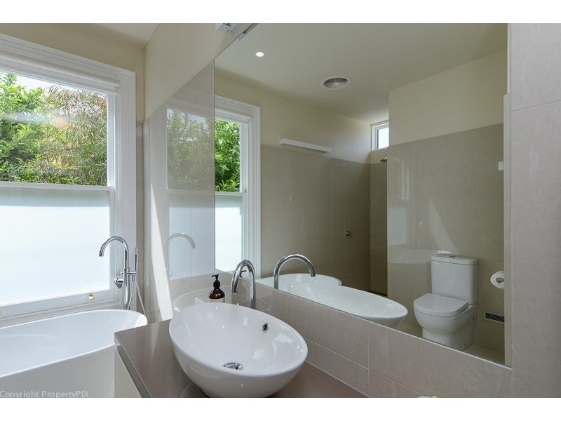 8 Duke Street, Sandy Bay TAS 7005