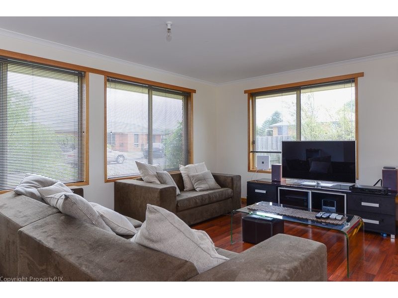 25 Manor Gardens, Kingston TAS 7050
