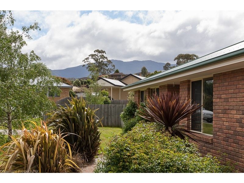 25 Manor Gardens, Kingston TAS 7050