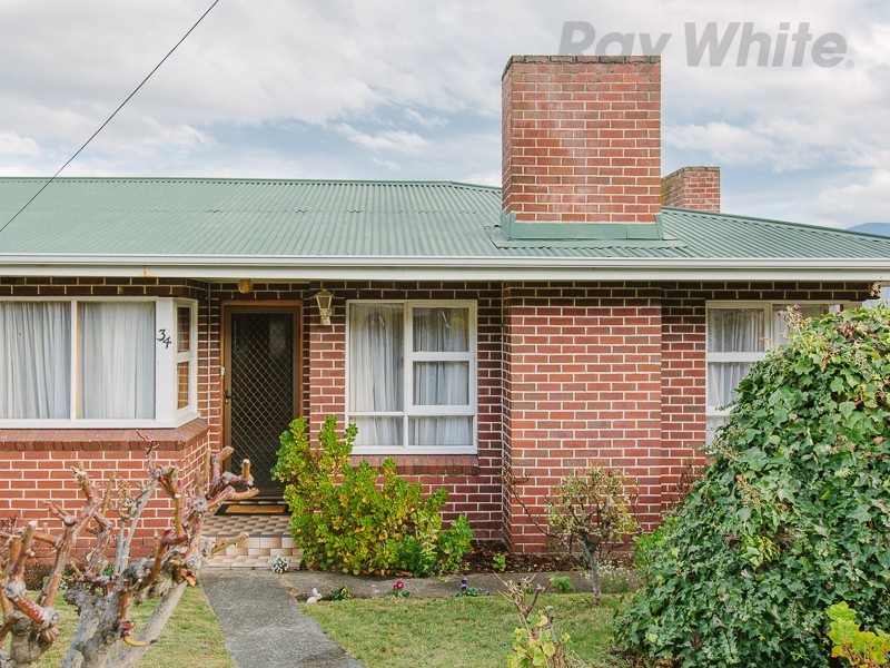 34 Malunna Road, Lindisfarne TAS 7015