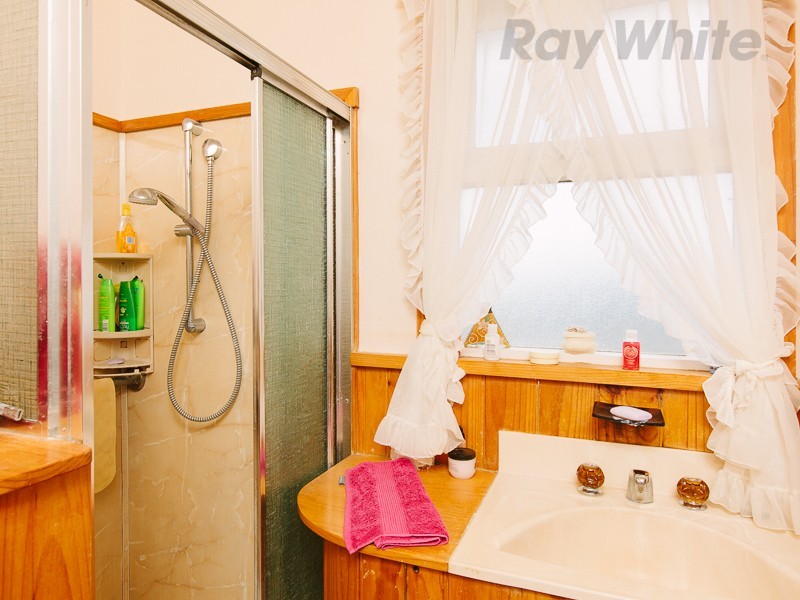 34 Malunna Road, Lindisfarne TAS 7015