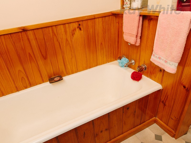 34 Malunna Road, Lindisfarne TAS 7015