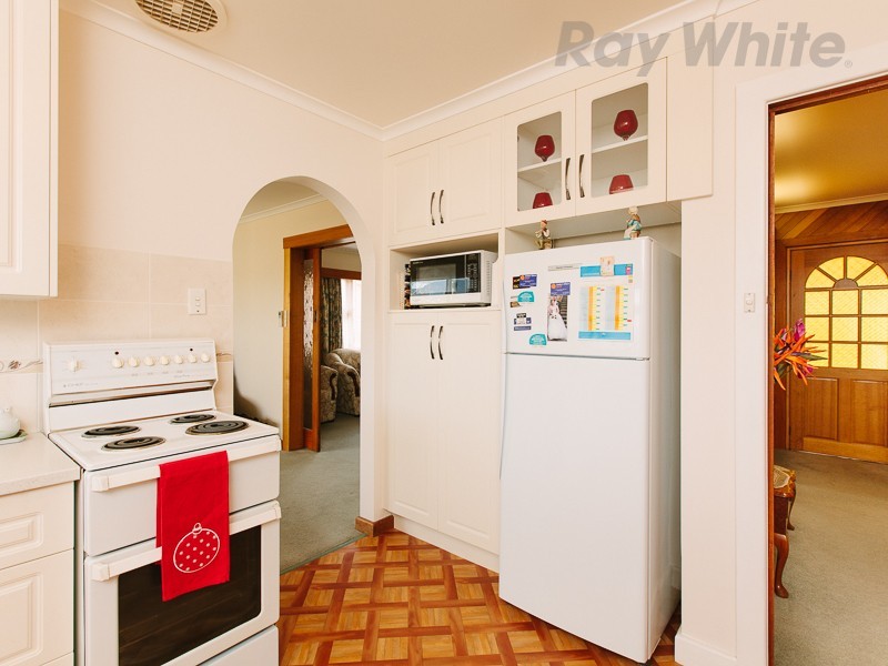 34 Malunna Road, Lindisfarne TAS 7015