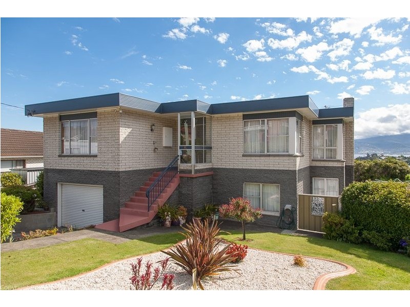 6 Dover Court, Howrah TAS 7018