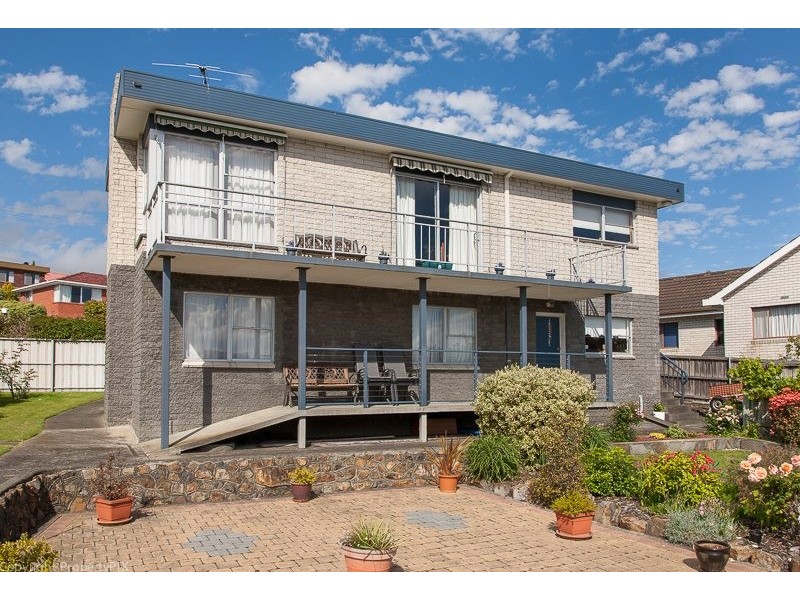 6 Dover Court, Howrah TAS 7018
