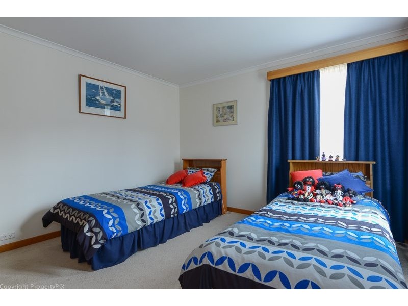 6 Dover Court, Howrah TAS 7018