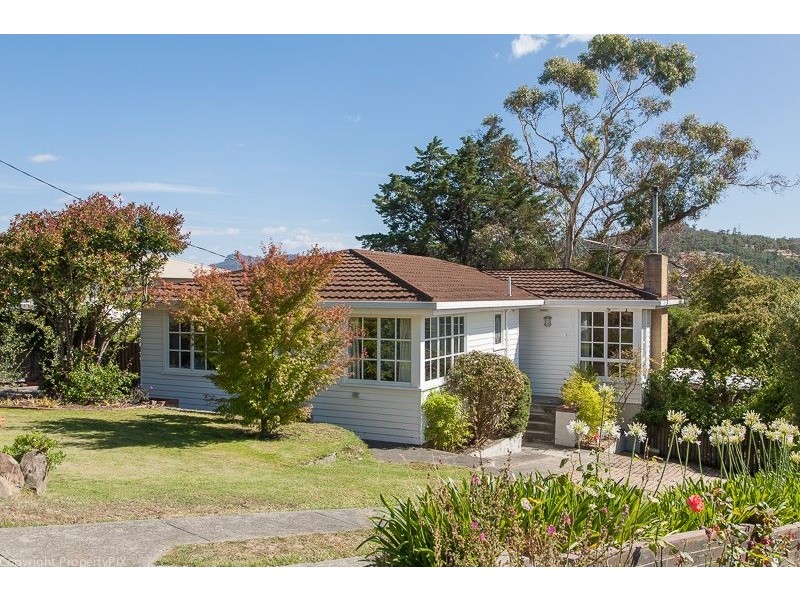 3 Broad Street, Lindisfarne TAS 7015