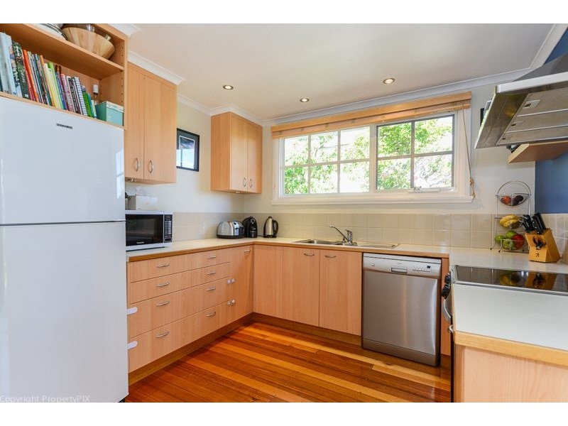 3 Broad Street, Lindisfarne TAS 7015