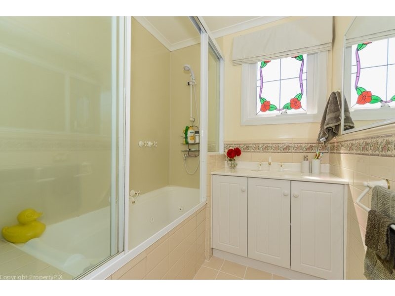 3 Broad Street, Lindisfarne TAS 7015