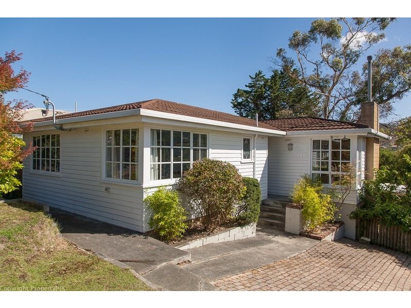 3 Broad Street, Lindisfarne TAS 7015