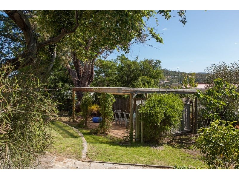 3 Broad Street, Lindisfarne TAS 7015