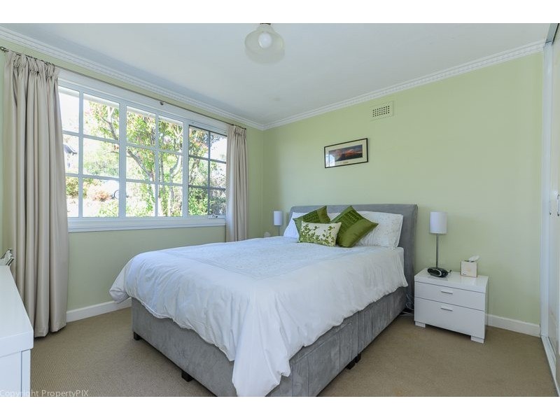 3 Broad Street, Lindisfarne TAS 7015