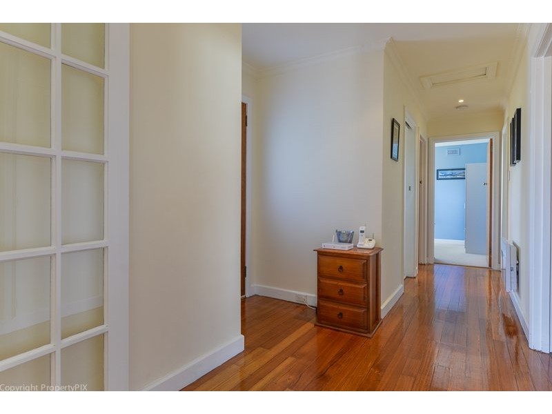 3 Broad Street, Lindisfarne TAS 7015