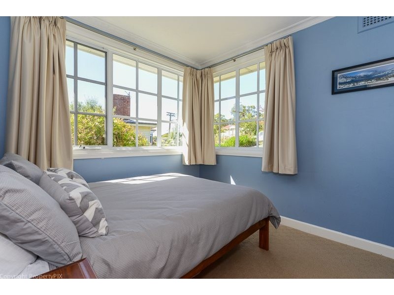 3 Broad Street, Lindisfarne TAS 7015