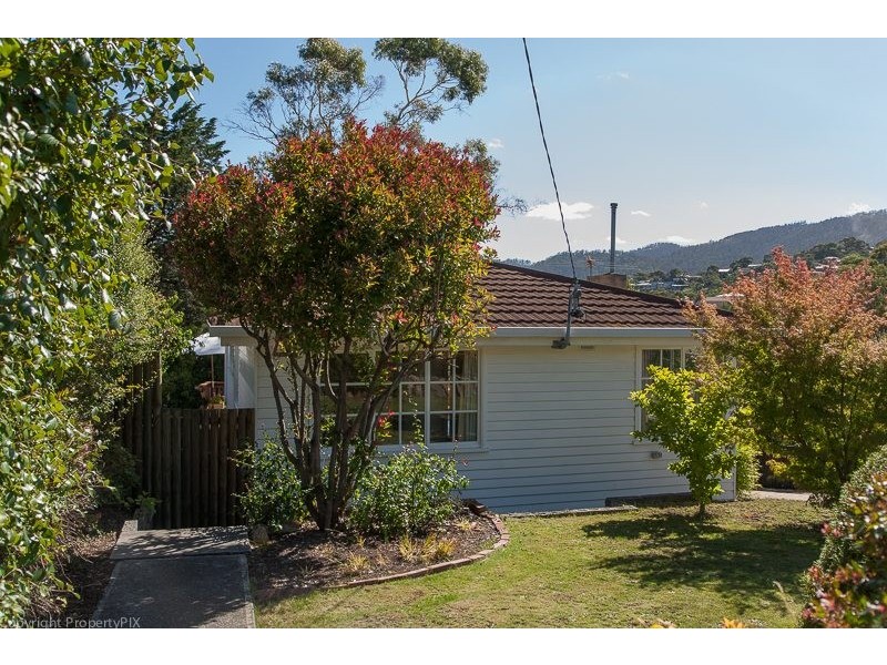 3 Broad Street, Lindisfarne TAS 7015