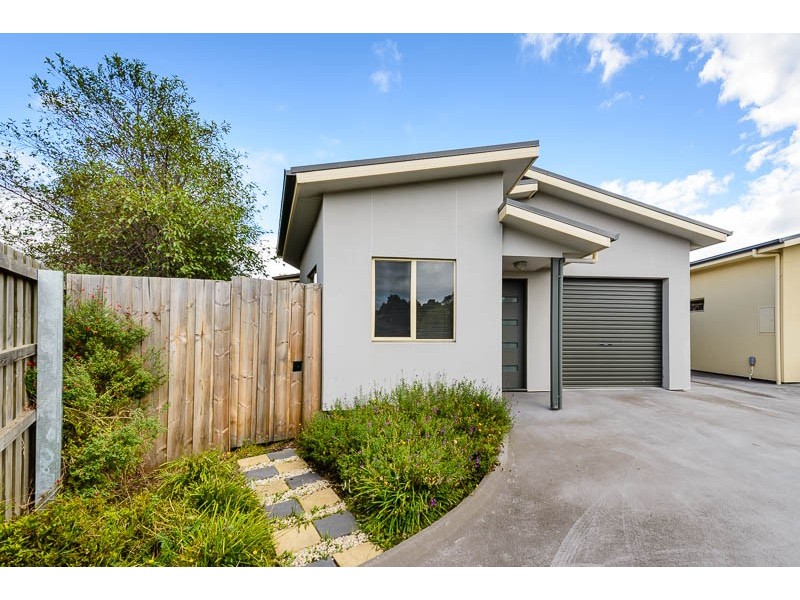 1/11 Manor Gardens, Kingston TAS 7050