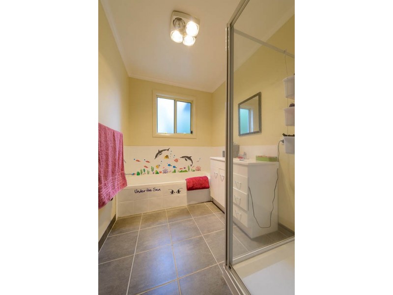 1/11 Manor Gardens, Kingston TAS 7050