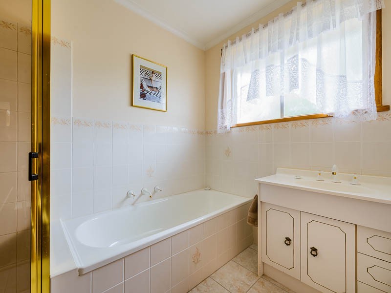 2 Fairfield Road, Geilston Bay TAS 7015