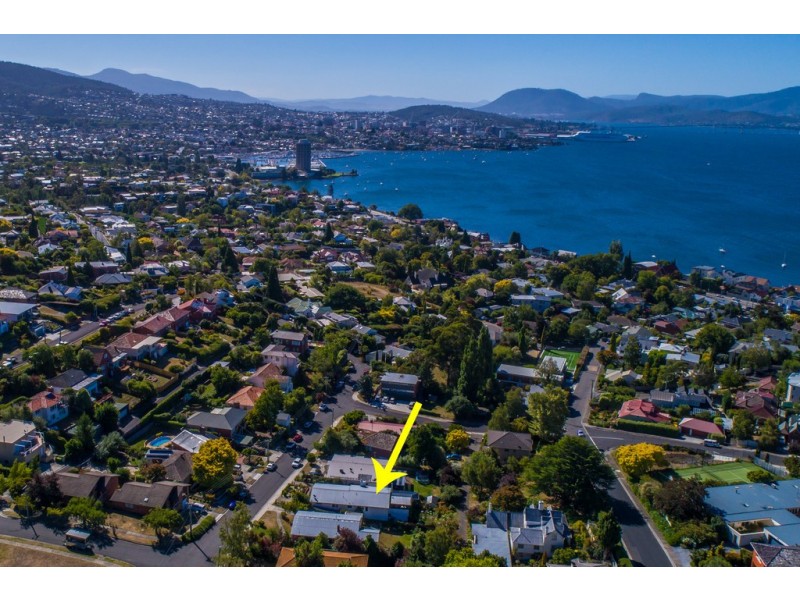 10 Lauramont Avenue, Sandy Bay TAS 7005
