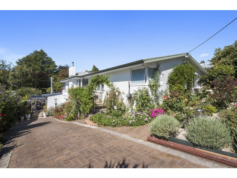 10 Lauramont Avenue, Sandy Bay TAS 7005