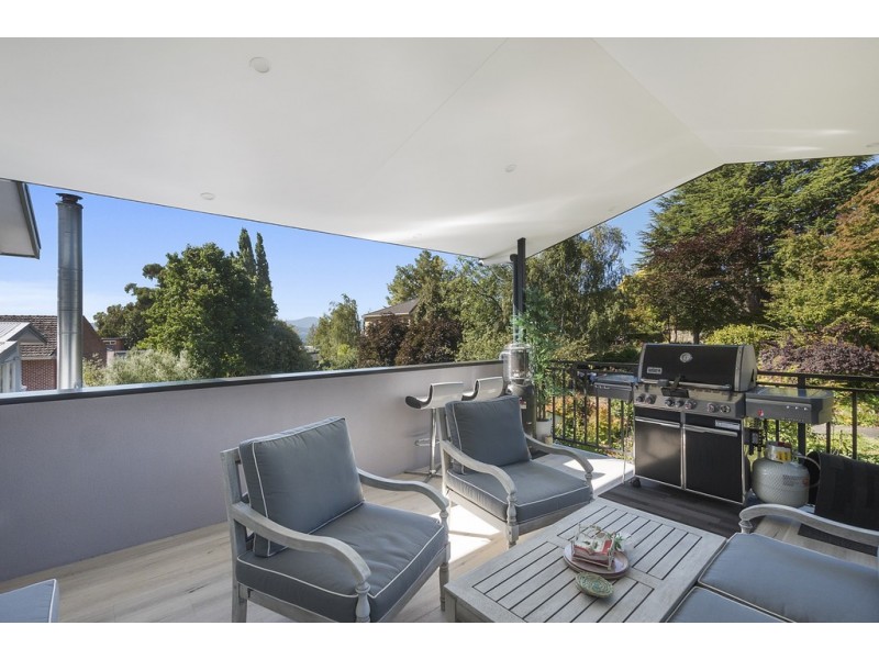 10 Lauramont Avenue, Sandy Bay TAS 7005