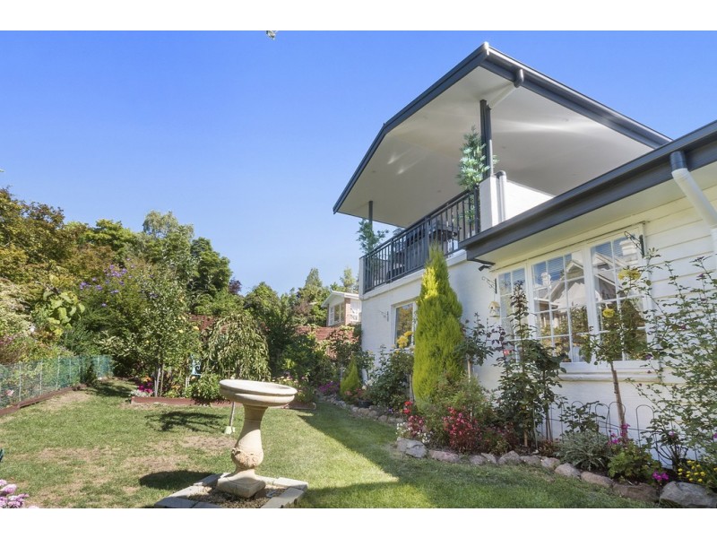 10 Lauramont Avenue, Sandy Bay TAS 7005