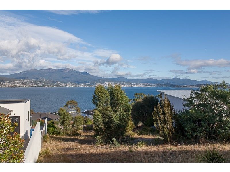 671 Oceana Drive, Tranmere TAS 7018