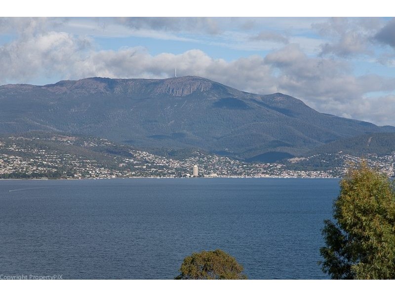 671 Oceana Drive, Tranmere TAS 7018