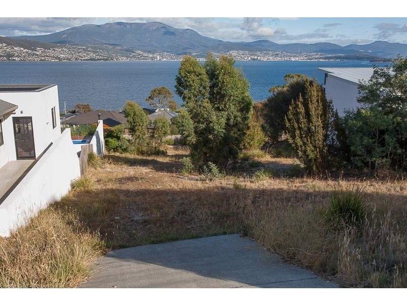 671 Oceana Drive, Tranmere TAS 7018
