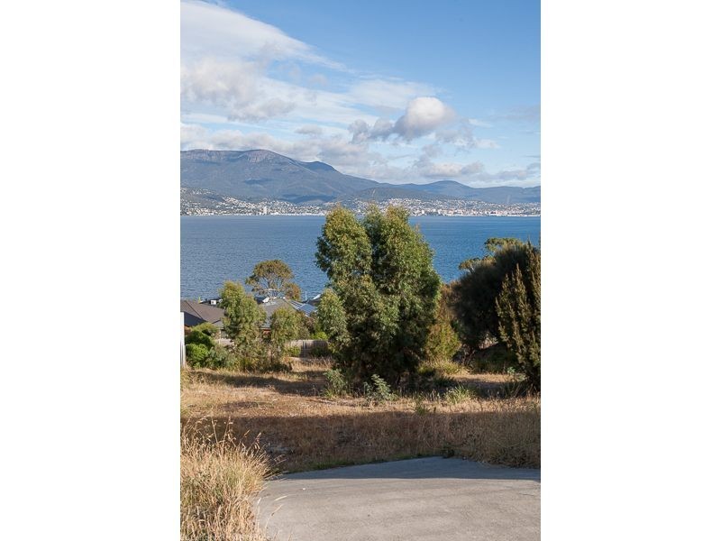 671 Oceana Drive, Tranmere TAS 7018