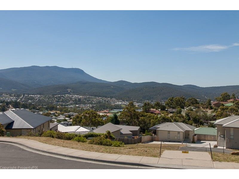8 Carnation Terrace, Kingston TAS 7050