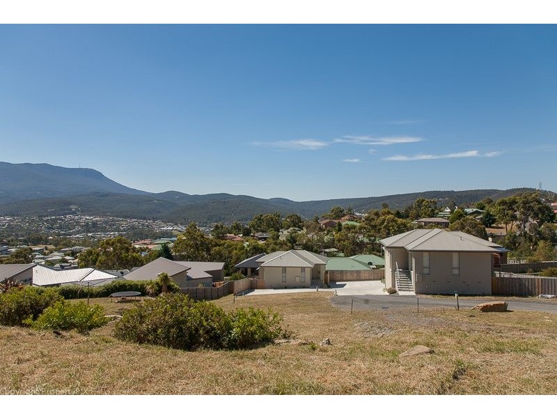 8 Carnation Terrace, Kingston TAS 7050