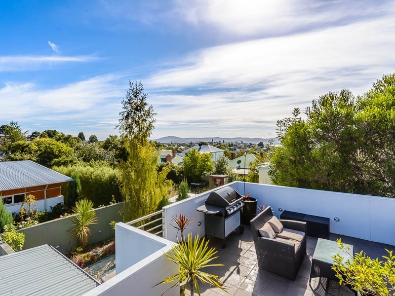 1/70 Lord Street, Sandy Bay TAS 7005